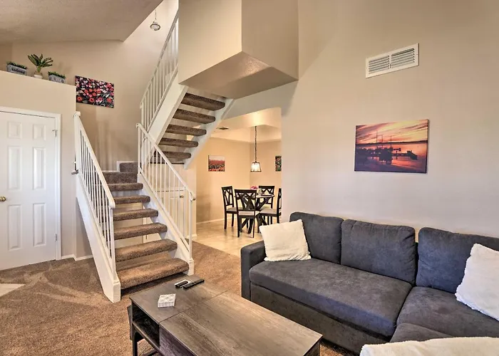 < 1 Mi To Downtown Gilbert: W/ Pool Access! * Gilbert