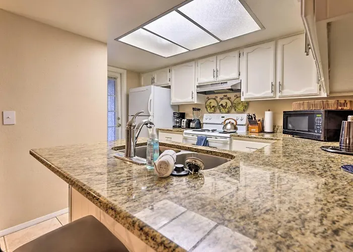 Holiday home < 1 Mi To Downtown Gilbert: W/ Pool Access!