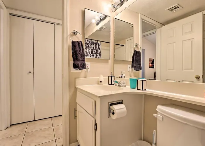 Holiday home < 1 Mi To Downtown Gilbert: W/ Pool Access! Gilbert