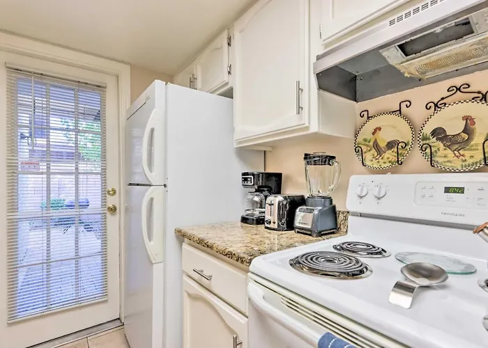 < 1 Mi To Downtown Gilbert: W/ Pool Access! Holiday home *