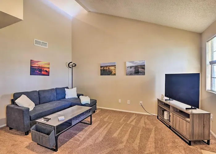 Holiday home < 1 Mi To Downtown Gilbert: W/ Pool Access! *