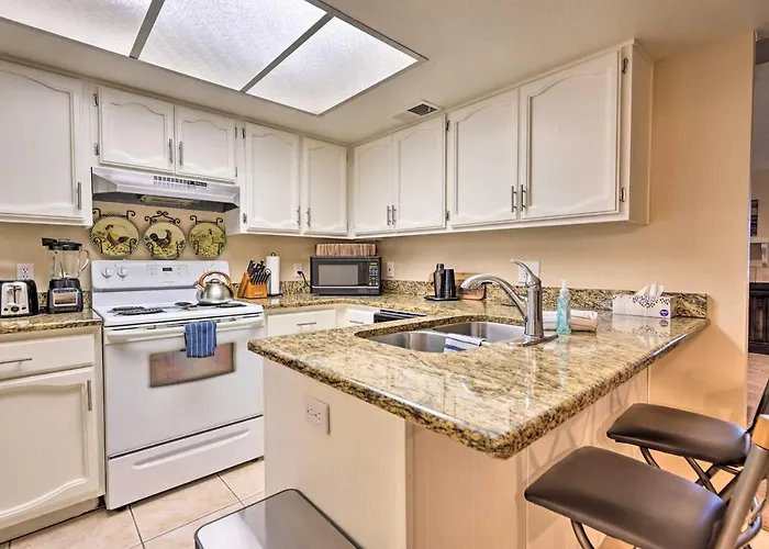 < 1 Mi To Downtown Gilbert: W/ Pool Access! * Gilbert