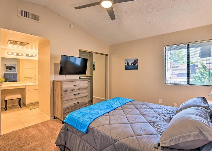 Holiday home < 1 Mi To Downtown Gilbert: W/ Pool Access! *