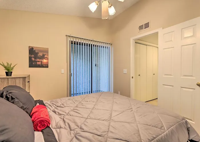 < 1 Mi To Downtown Gilbert: W/ Pool Access! Holiday home Gilbert
