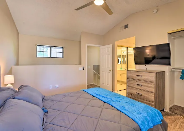Holiday home < 1 Mi To Downtown Gilbert: W/ Pool Access!